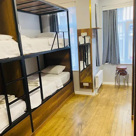 Moonlıght Hotel&hostel 2*