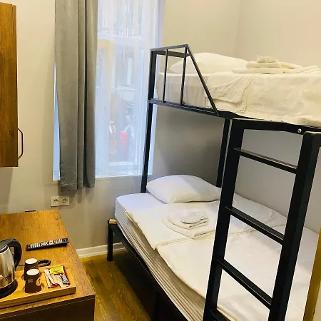 Hotell Moonlight Hotel&hostel