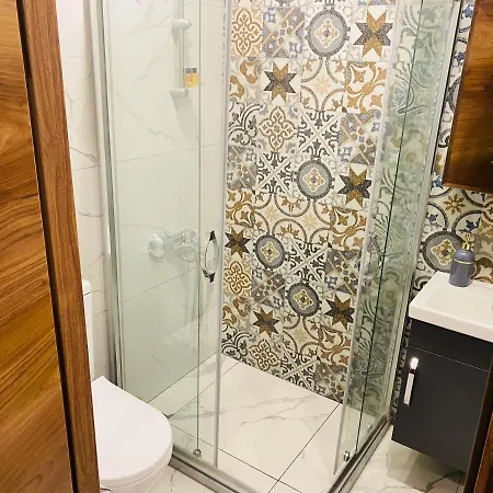 Otel Moonlıght Hotel&hostel 2*